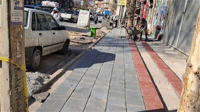 سنگفرش‌هاي لغزنده و قدم‌هاي نگران در خيابان امام اروميه